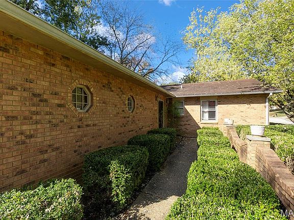 4th image of 3109 Westfield Dr