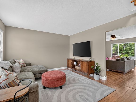 3rd image of 5028 Oakwood Ln