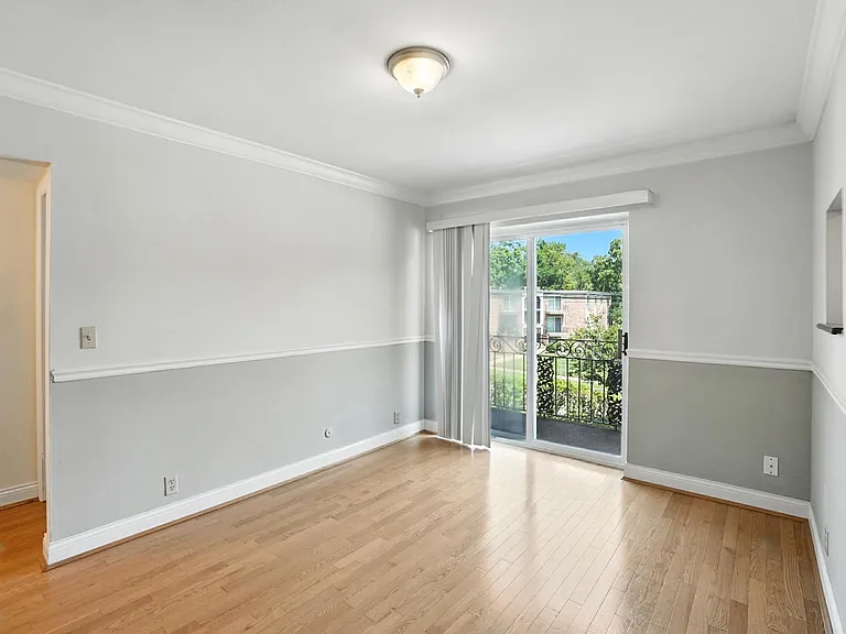 2270 Madison Rd #1B — Photo 8