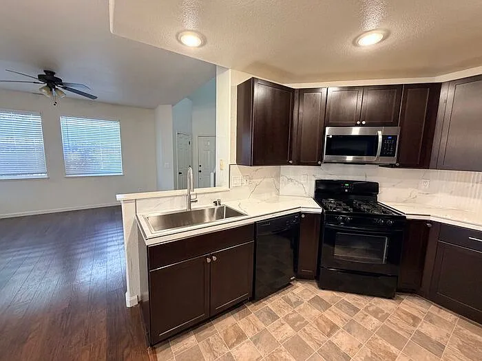 5704 Golden Eagle Dr — Photo 6