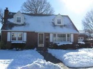 3494 Stephen Ln, Wantagh, NY 11793