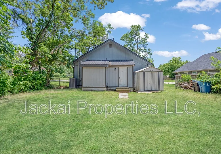 929 Rice St — Photo 11