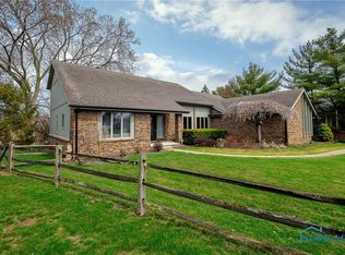 3217 Christine Ln, Oregon, OH 43616