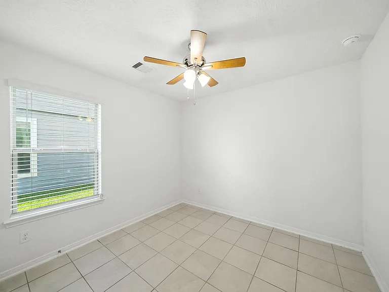 539 Broken Boulder St — Photo 8