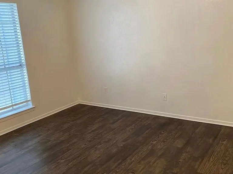 Marian Condos — Photo 50