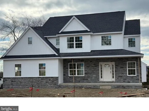 208 Schwenk Rd, Perkiomenville, PA 18074