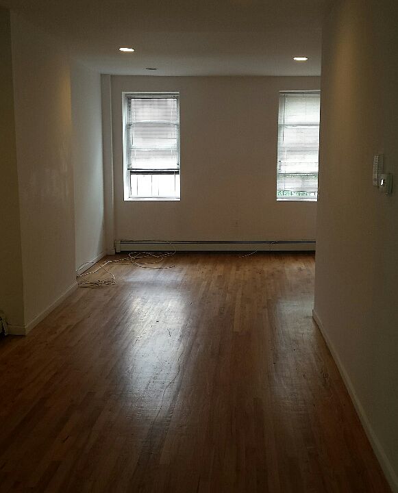 1st image of 404 E 118th St #2