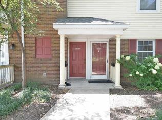9037 N Swan Cir, Saint Louis, MO