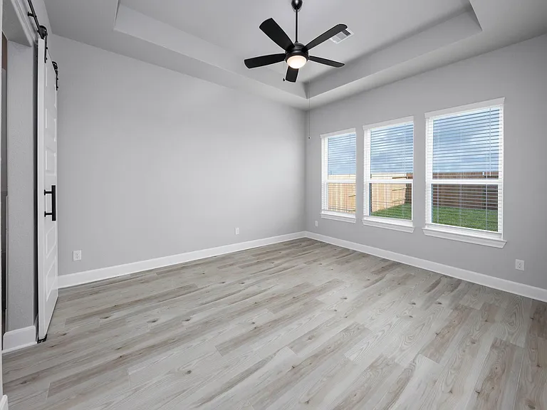 1915 June Lake Ln — Photo 4