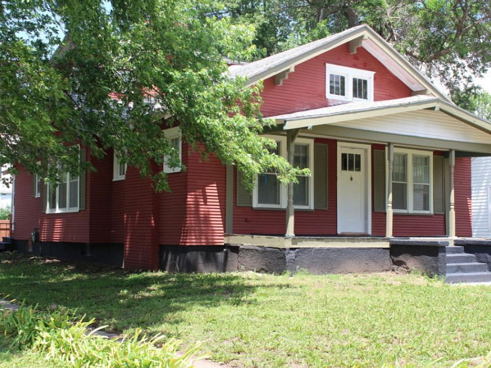 1st image of 901 23rd St