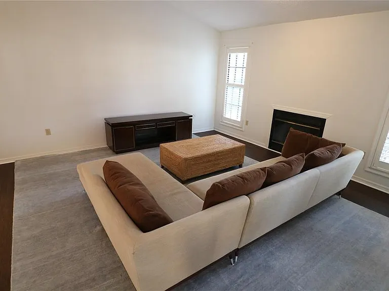 5424 Saddlebrook Way — Photo 13