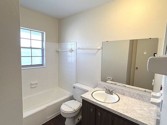 5th image of 3104 Harrison Ave #D25-1
