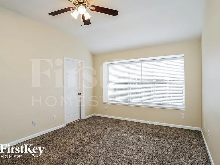 5334 Hazelgrove Dr — Photo 8