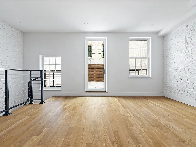 327 Canal St #2 — Photo 2