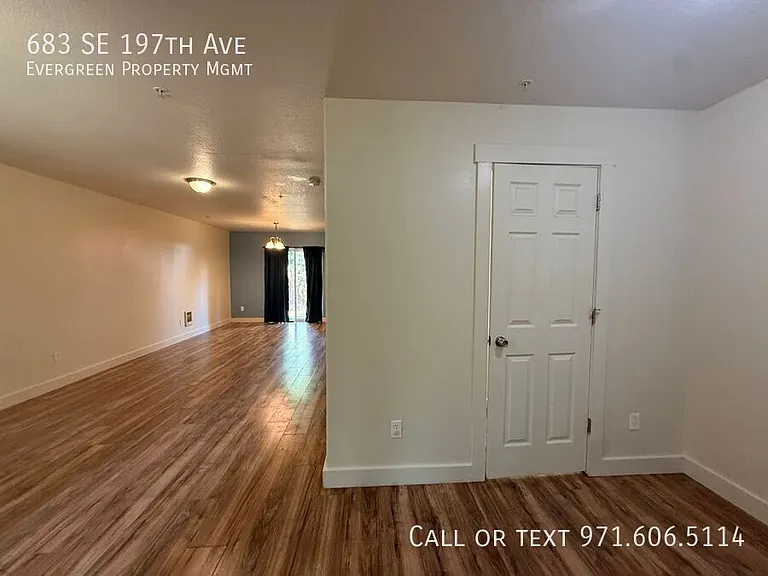 683 SE 197th Ave — Photo 11