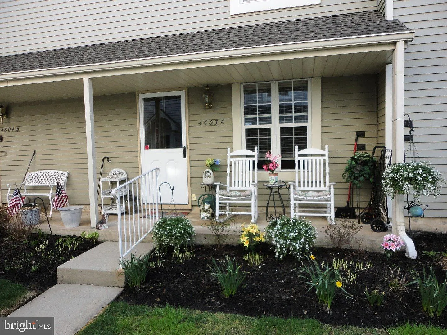 2 bed, 1136 sqft, $2,200 — Photo 1