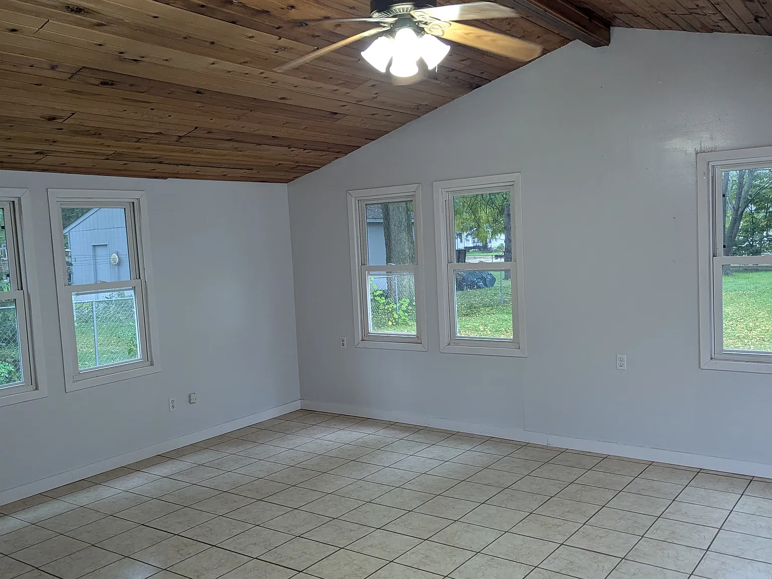 3 bed, 1500 sqft, $1,950 — Photo 3