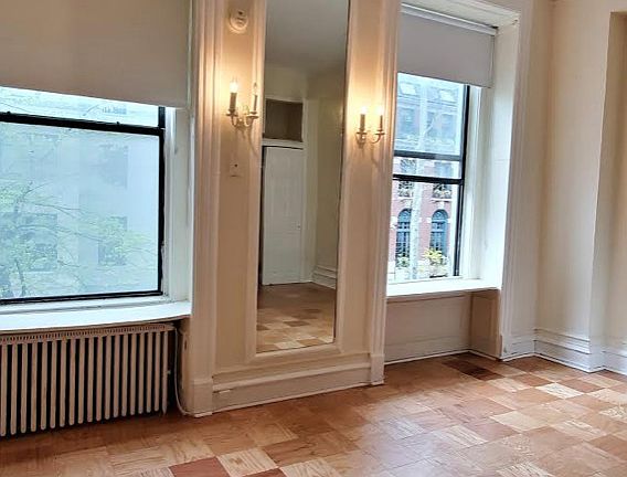 3rd image of 160 E 64th St APT 3F