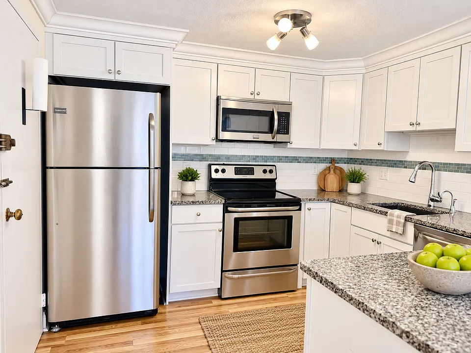 1105 Lexington St #4-2