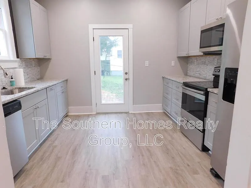 3 bed, 2.0 bath, 1350 sqft, $1,675 — Photo 4