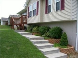 306 Maple Ter, Maysville, MO 64469