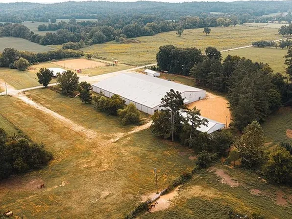 96 Camper Rd, Decaturville, TN 38329