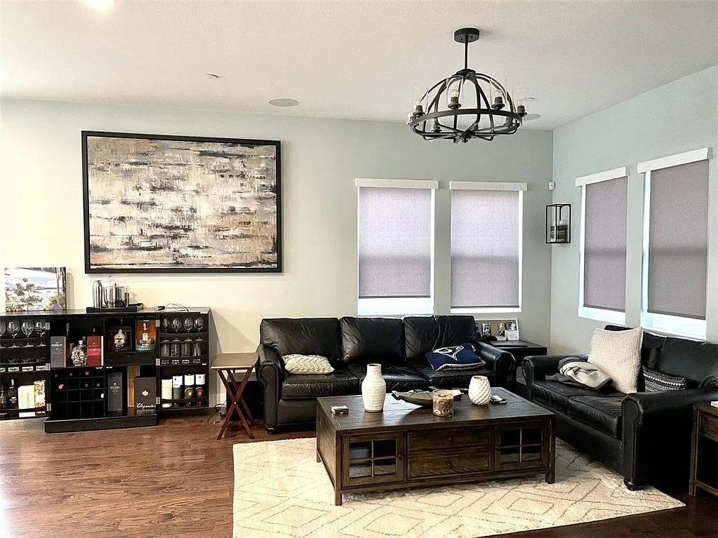 3 bed, 1821 sqft, $1,500 — Photo 3
