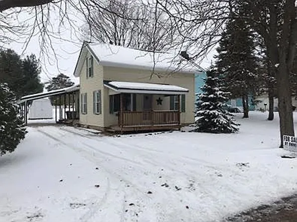 132 S Kinyon St, Caro, MI 48723