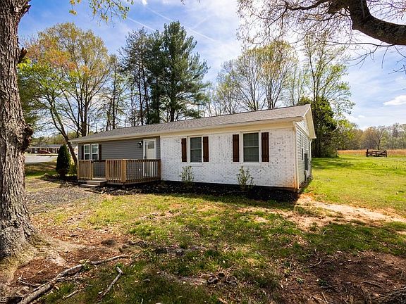3rd image of 108 Sparrow Rd