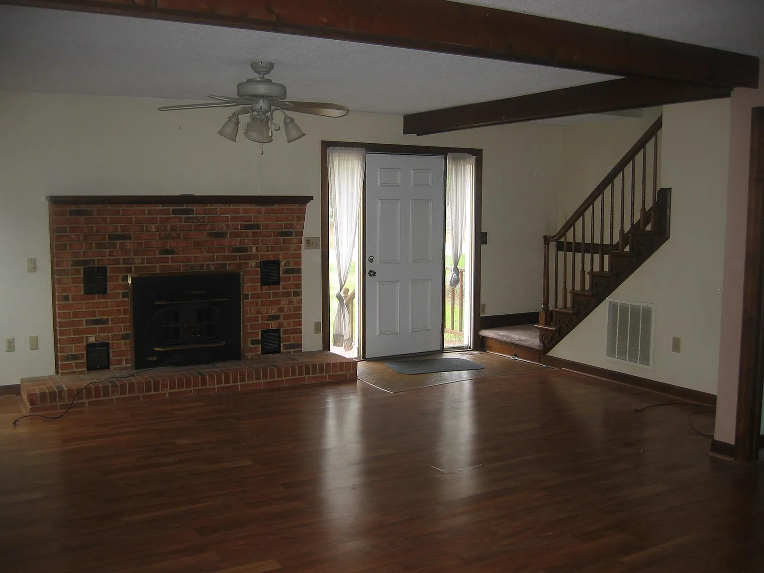 4 bed, 2.5 bath, 2982 sqft, $2,950 — Photo 1