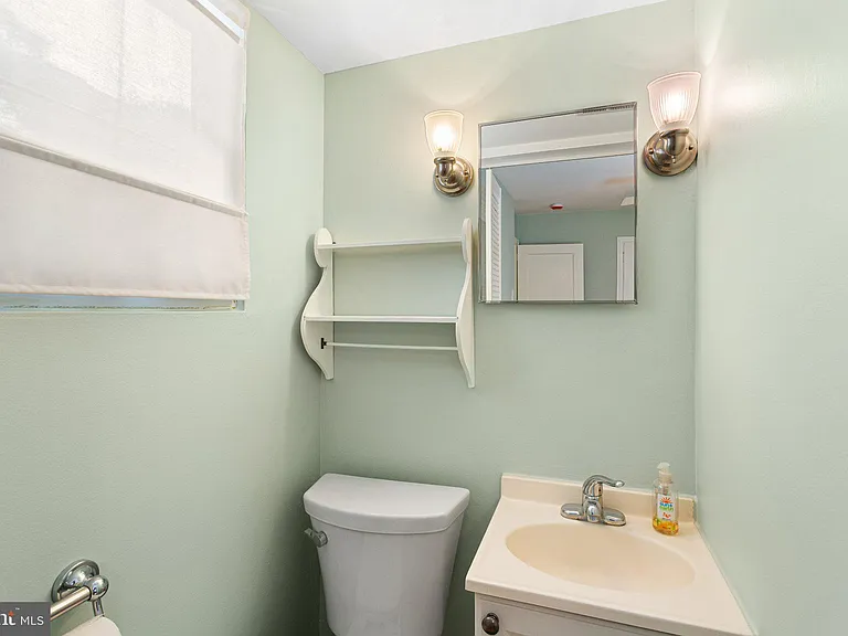 112 Cambridge Ave — Photo 7