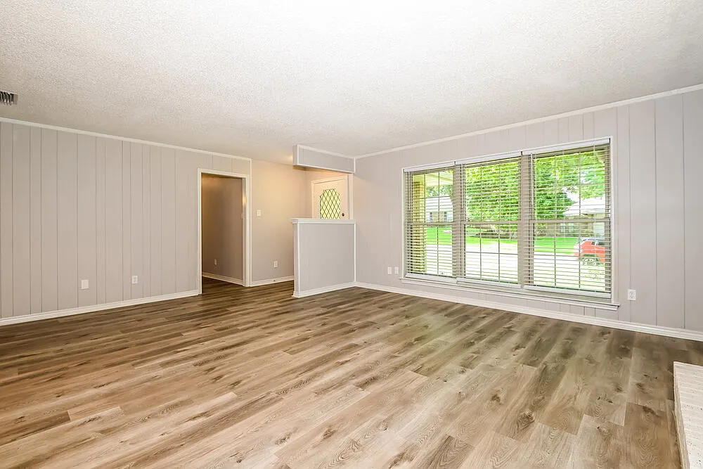 3 bed, 2.0 bath, 1687 sqft, $2,510 — Photo 4