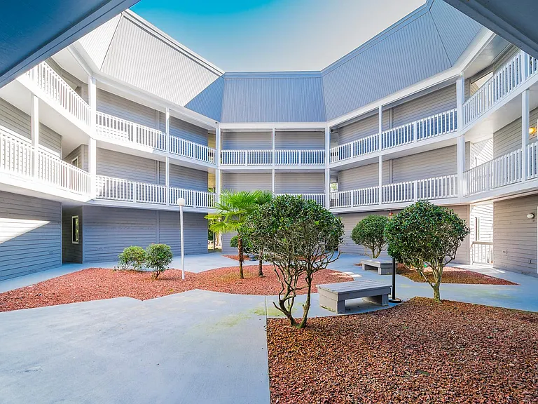 10170 Beach Dr SW — Photo 3
