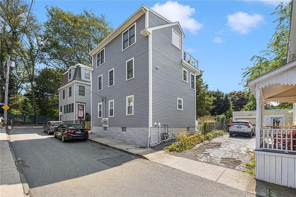 3 bed, 2.0 bath, 1980 sqft, $3,500 — Photo 3