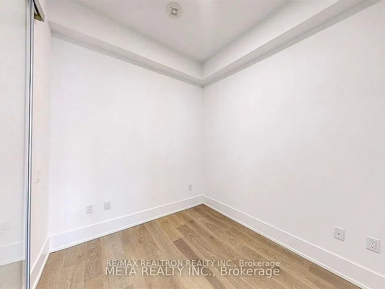 39 Roehampton Ave #4301 — Photo 14