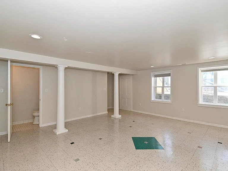 408 S 3rd St — Photo 17