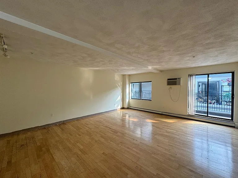 377 Highland Ave #2 — Photo 3