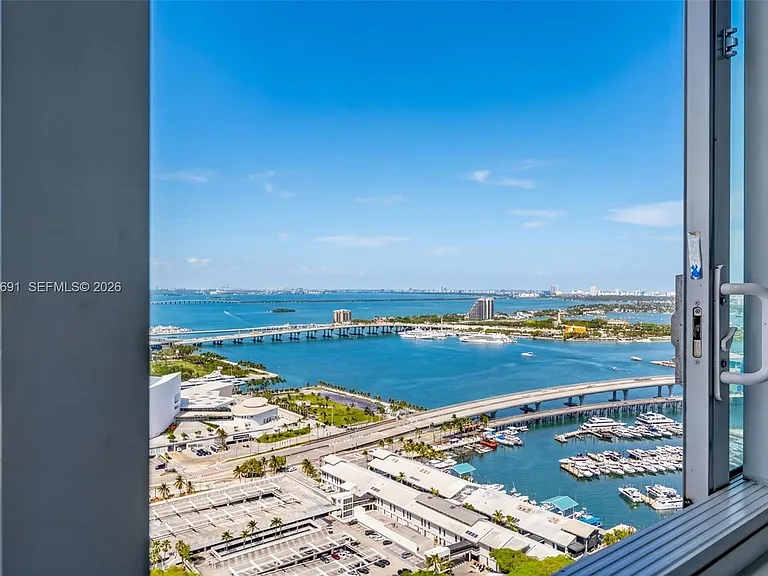 244 Biscayne Blvd #3702 — Photo 11