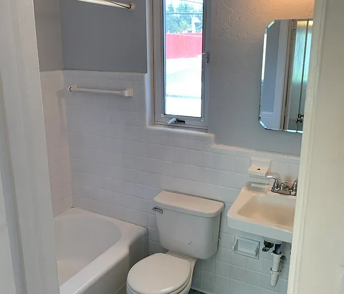 Colony Apartments — Photo 37