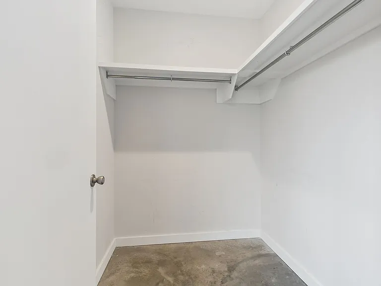 3100 Banks St — Photo 6