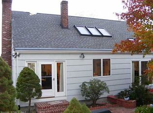 9 Godfrey St, Groton, CT 06340