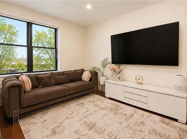 2645 Homecrest Ave APT 1F, Brooklyn, NY 11235