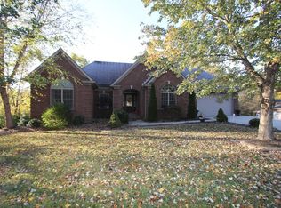 1015 Woodspoint Dr, Lawrenceburg, KY 40342