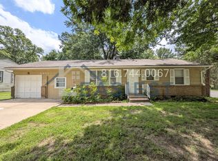 8901 E Gregory Blvd, Raytown, MO 64133