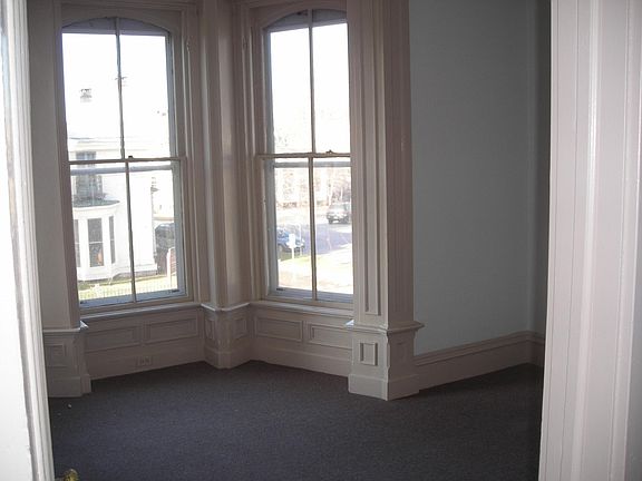 3rd image of 2 Franklin Sq #2A