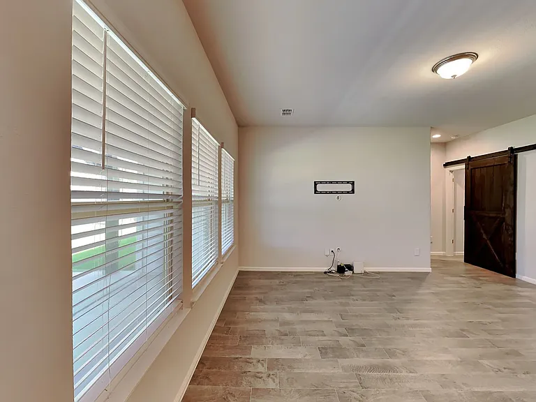 2316 Stallings Rd — Photo 5