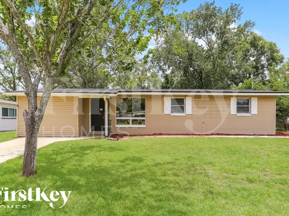 447 Clermont Dr W, Orange Park, FL 32073