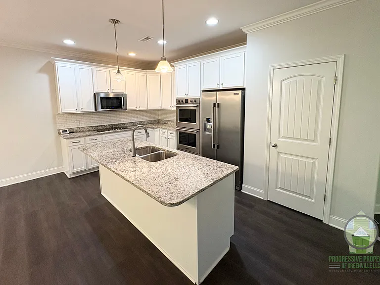 400 Ansel Woods Ln — Photo 5