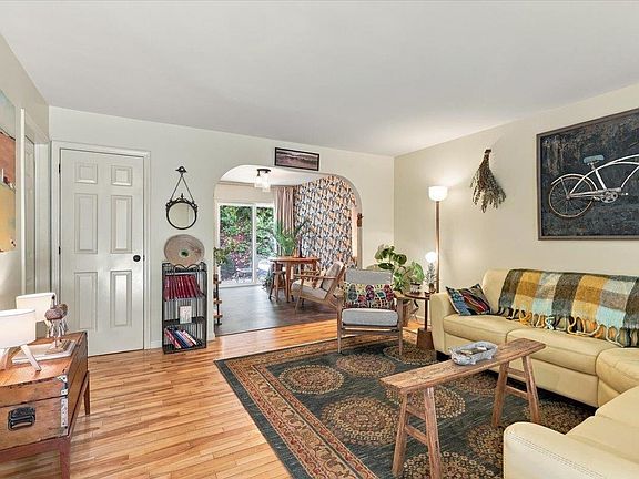 3rd image of 67 Farr Road