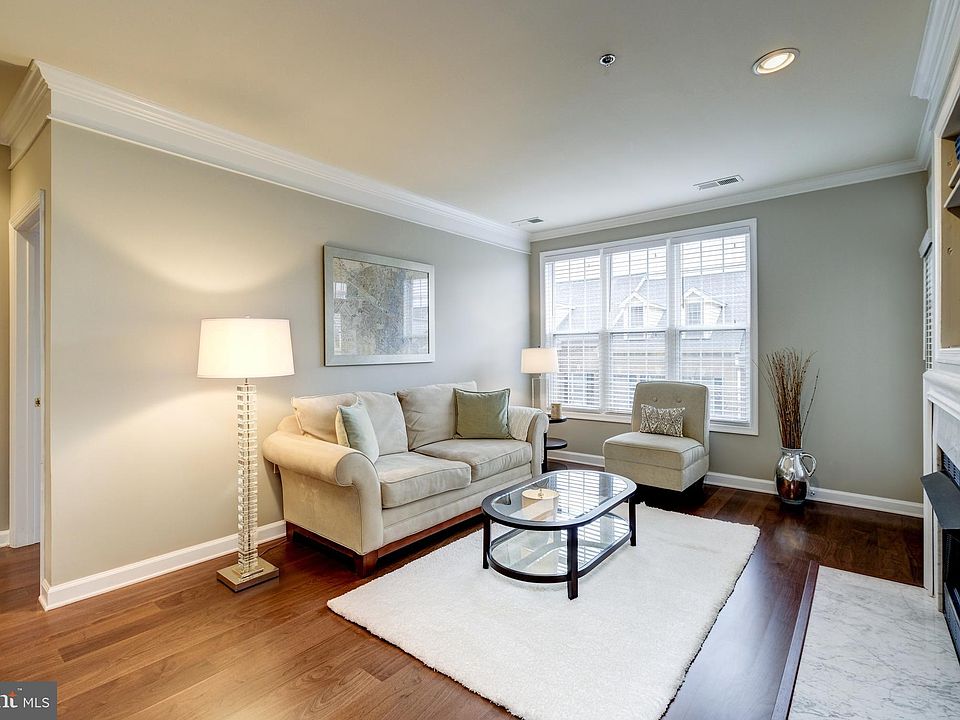 1st image of 1321 N Adams Ct APT 301